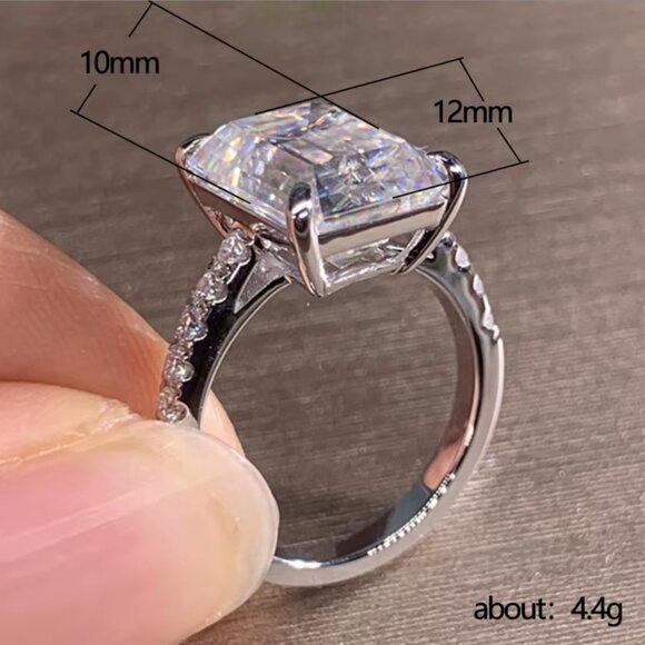 New 2Ct+ Emerald Cut Swarovski Solitaire Ring - Picture 6 of 6